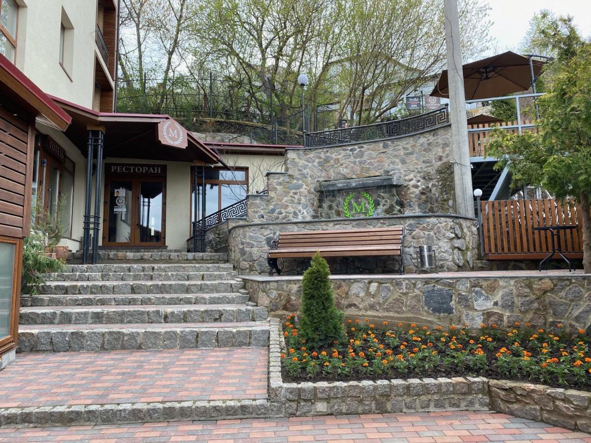 Hotel Melania à Umanʼ Extérieur photo